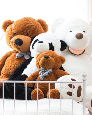 Mazlení povoleno! 🧸 Od malých po obří – naši medvědi čekají jen na tebe 💛 #thebears #plysovyraj #darekzlasky