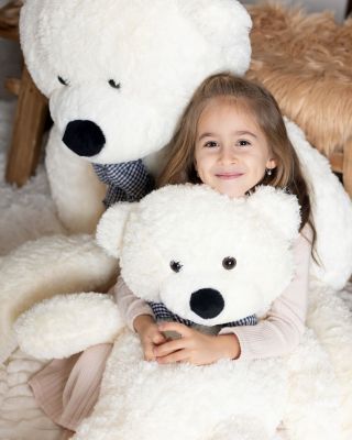 Kdyby Vánoce měly podobu — byla by to tahle chvíle. ✨ Měkké tlapky, velké objetí a ještě větší radost. 🧸💛 👉 Mrkni na naše...